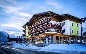 Hotel Barbarahof Saalbach